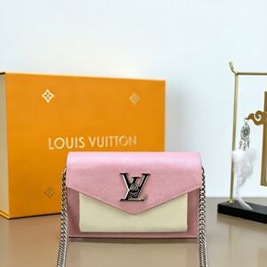 Louis Vuitton Lockme Chain Bag